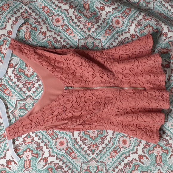 Forever 21 Coral Pink Sleeveless Blouse, Size S - Picture 5 of 10